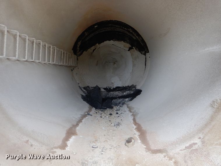 image for item HY9487 (2) Estee asphalt silos