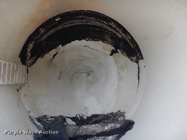 image for item HY9487 (2) Estee asphalt silos