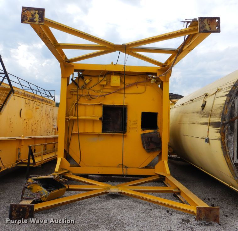 image for item HY9487 (2) Estee asphalt silos