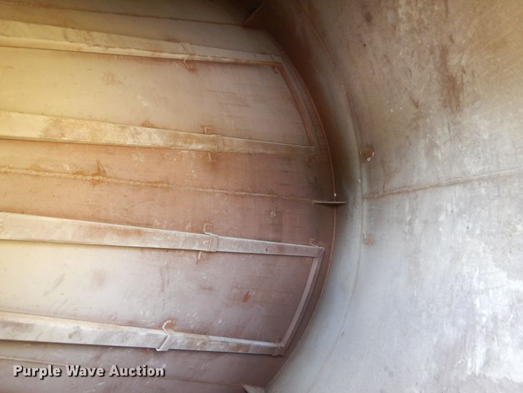 image for item HY9487 (2) Estee asphalt silos