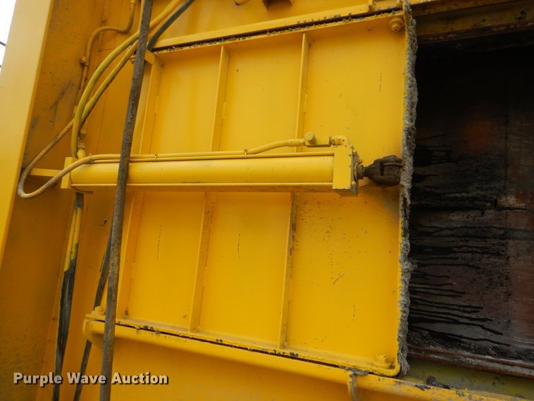 image for item HY9487 (2) Estee asphalt silos