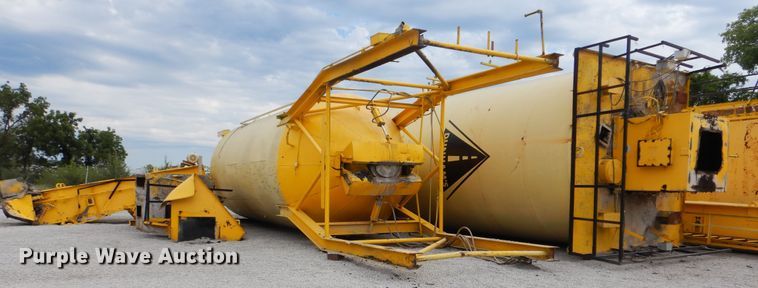 image for item HY9487 (2) Estee asphalt silos