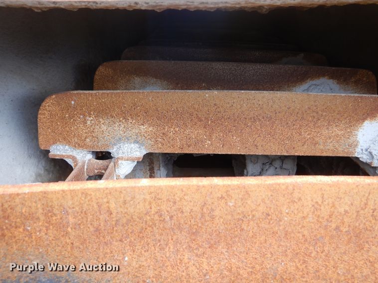 image for item HY9487 (2) Estee asphalt silos