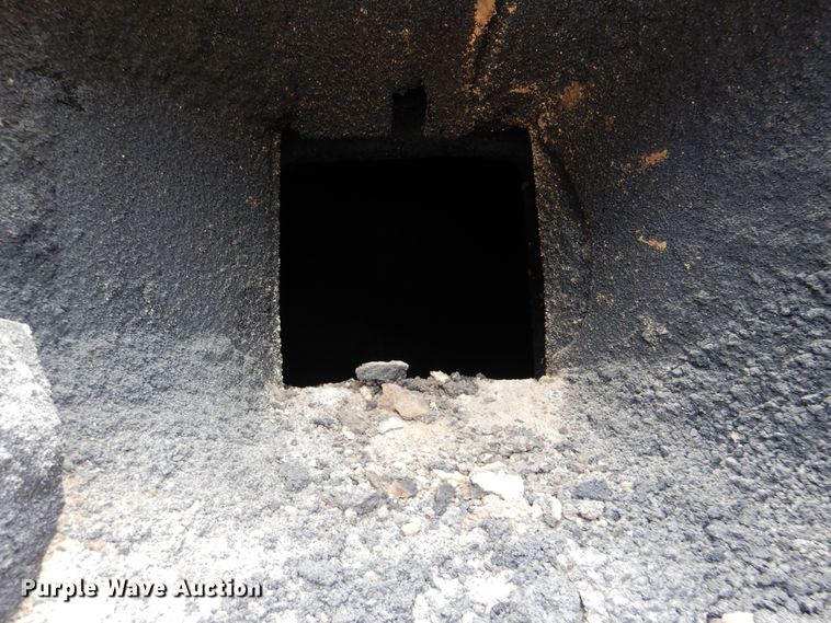 image for item HY9487 (2) Estee asphalt silos