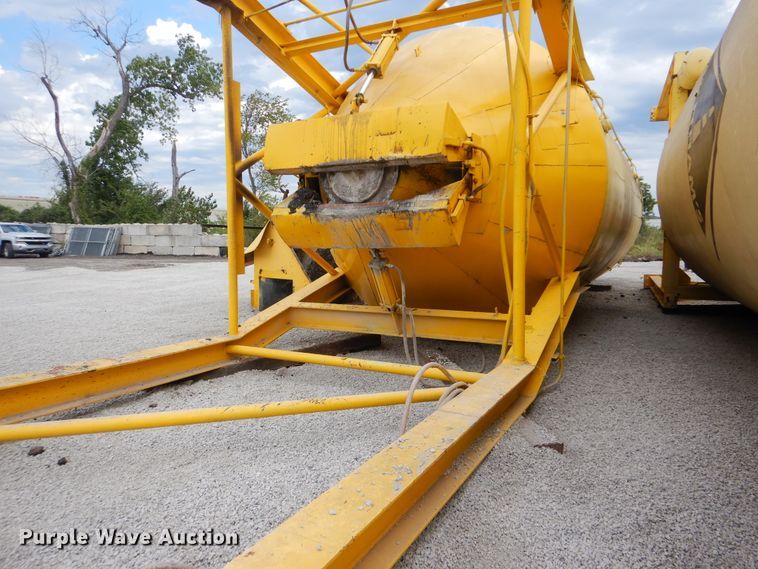 image for item HY9487 (2) Estee asphalt silos