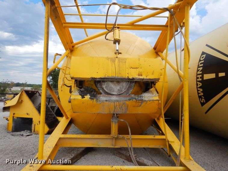 image for item HY9487 (2) Estee asphalt silos