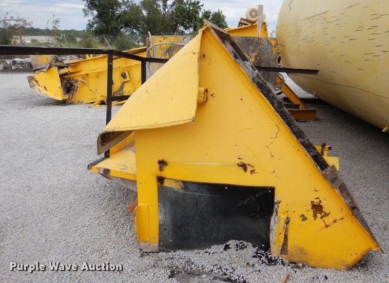 image for item HY9487 (2) Estee asphalt silos