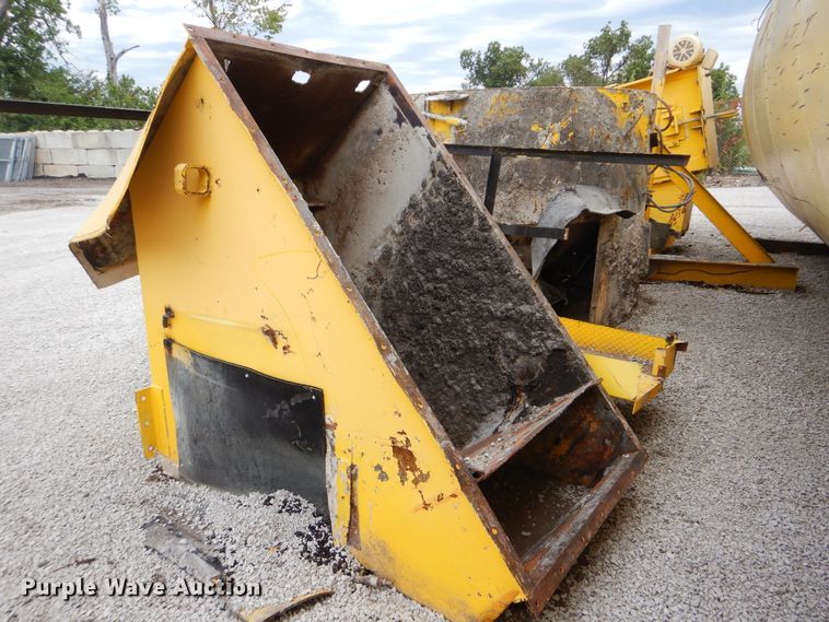 image for item HY9487 (2) Estee asphalt silos