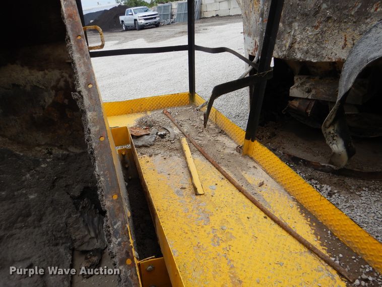 image for item HY9487 (2) Estee asphalt silos