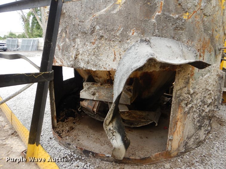 image for item HY9487 (2) Estee asphalt silos