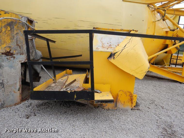 image for item HY9487 (2) Estee asphalt silos