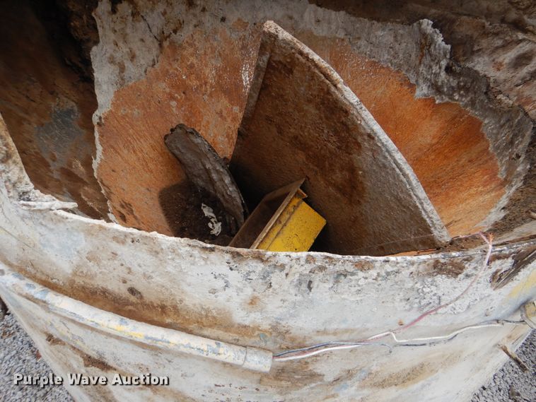 image for item HY9487 (2) Estee asphalt silos