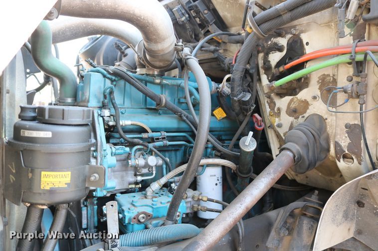 image for item DD6146 1996 International 4800  pothole patcher truck