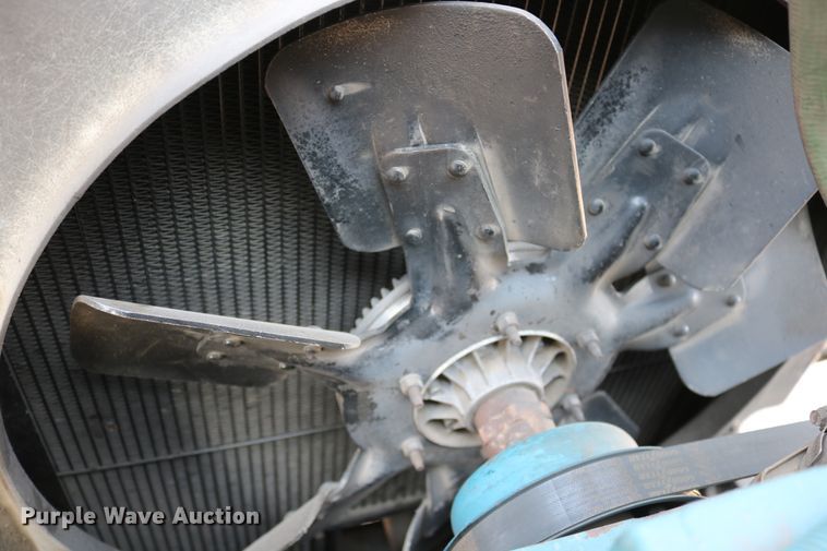 image for item DD6146 1996 International 4800  pothole patcher truck