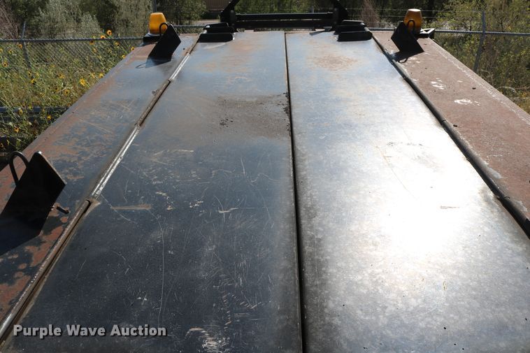 image for item DD6146 1996 International 4800  pothole patcher truck