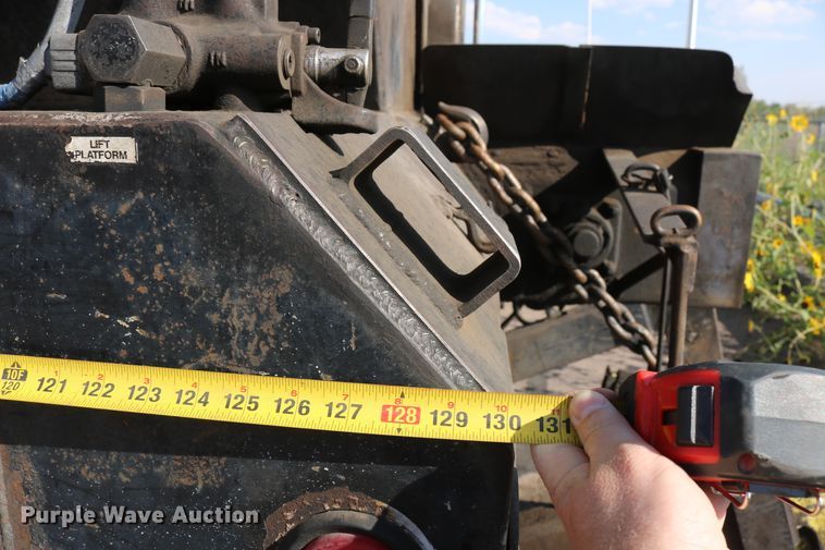 image for item DD6146 1996 International 4800  pothole patcher truck