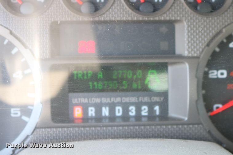 image for item DD6147 2009 Ford F550 Super Duty  utility truck with post puller