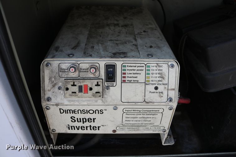 image for item DD6147 2009 Ford F550 Super Duty  utility truck with post puller