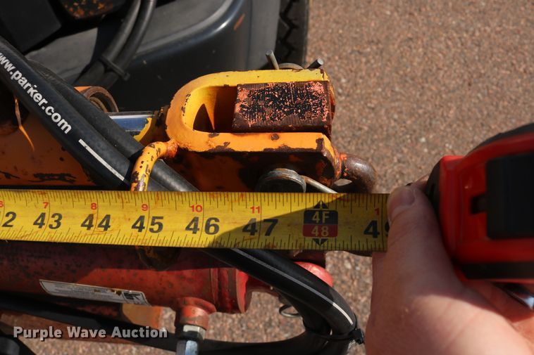 image for item DD6147 2009 Ford F550 Super Duty  utility truck with post puller