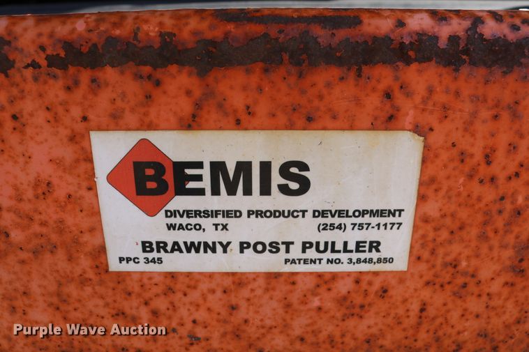 image for item DD6147 2009 Ford F550 Super Duty  utility truck with post puller