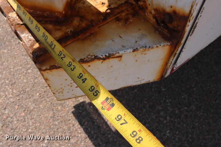 image for item DD6147 2009 Ford F550 Super Duty  utility truck with post puller