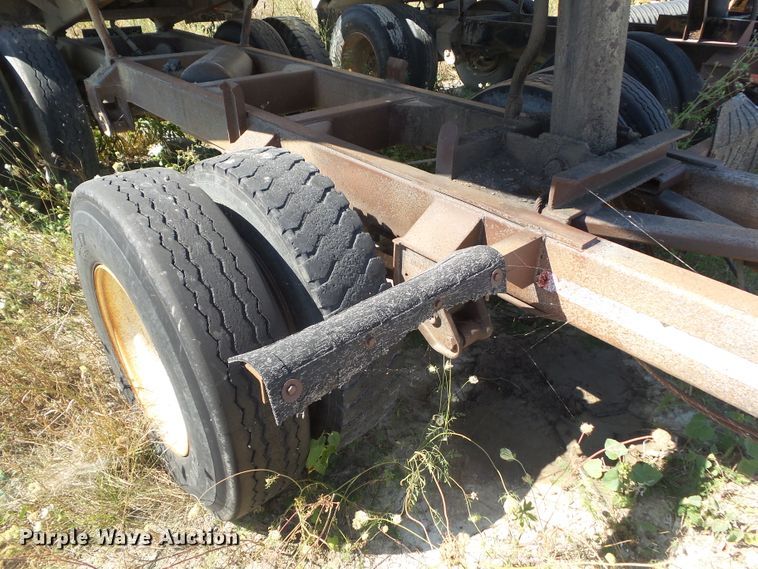 image for item DF0879 1999 Heil end dump pup trailer