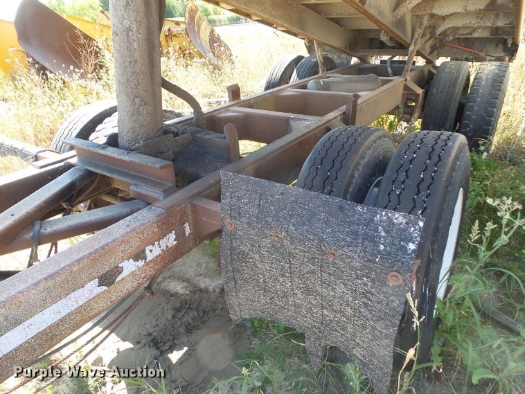 image for item DF0879 1999 Heil end dump pup trailer