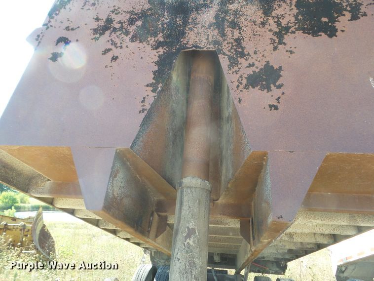 image for item DF0879 1999 Heil end dump pup trailer