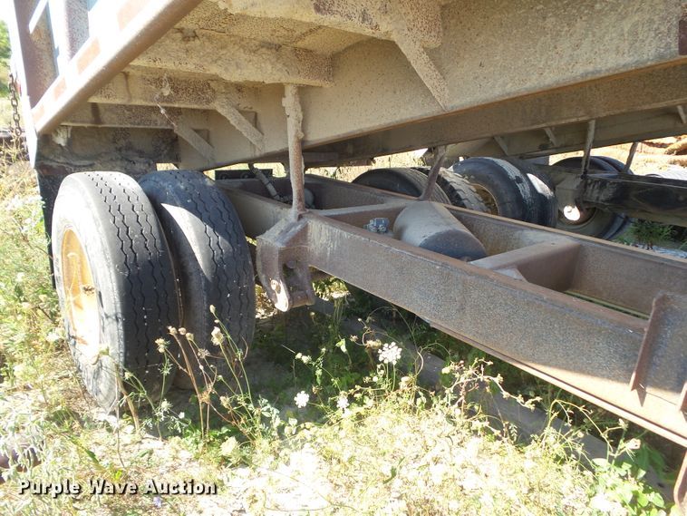 image for item DF0879 1999 Heil end dump pup trailer