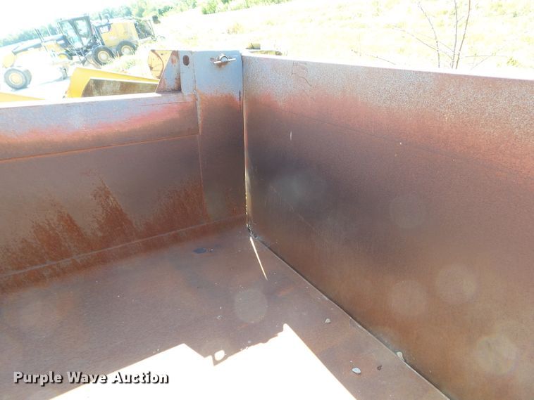 image for item DF0879 1999 Heil end dump pup trailer