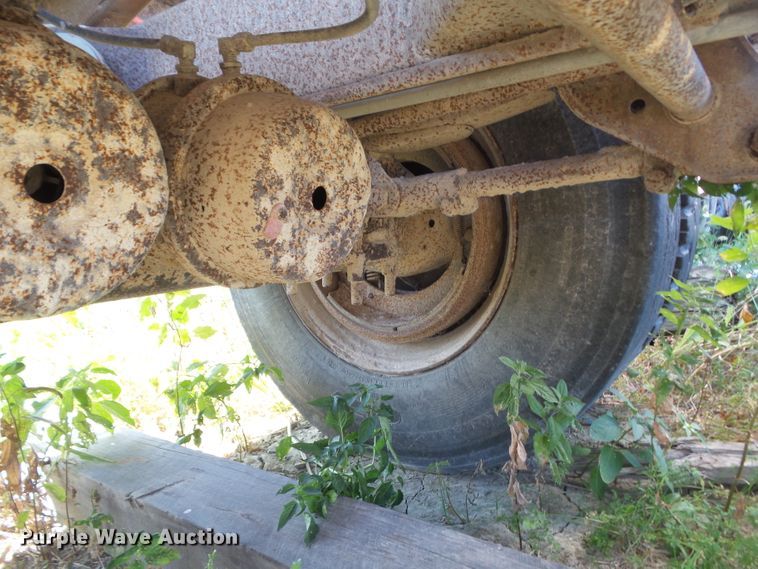 image for item DF0879 1999 Heil end dump pup trailer