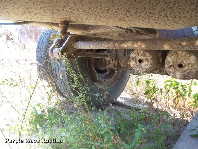 image for item DF0879 1999 Heil end dump pup trailer