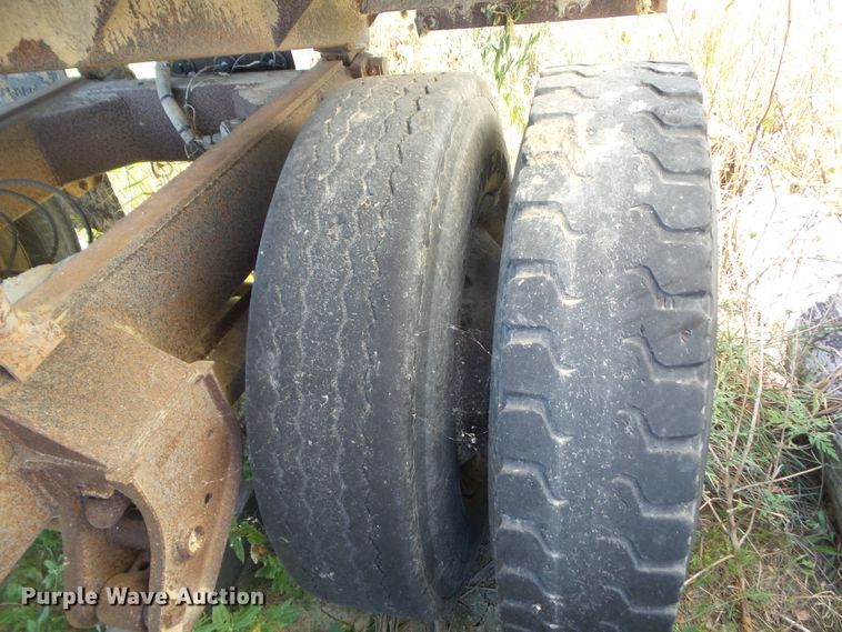 image for item DF0879 1999 Heil end dump pup trailer