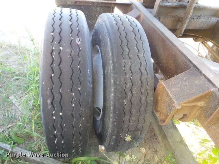 image for item DF0879 1999 Heil end dump pup trailer