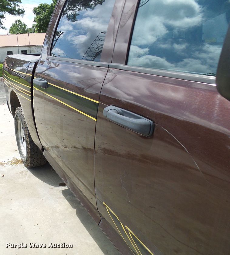 image for item DG2093 2013 Dodge Ram 1500  Crew Cab pickup truck