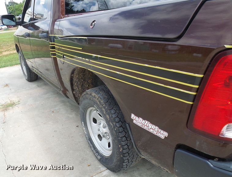 image for item DG2093 2013 Dodge Ram 1500  Crew Cab pickup truck