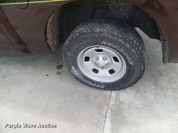 image for item DG2093 2013 Dodge Ram 1500  Crew Cab pickup truck