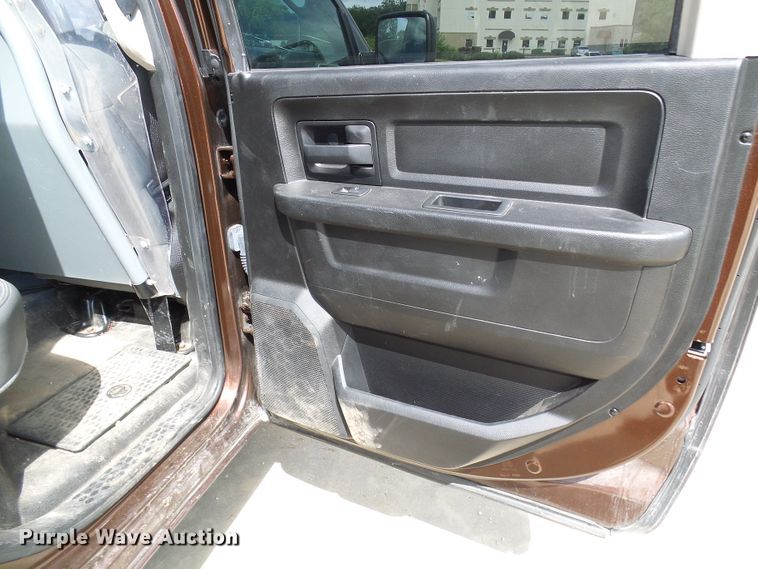 image for item DG2093 2013 Dodge Ram 1500  Crew Cab pickup truck