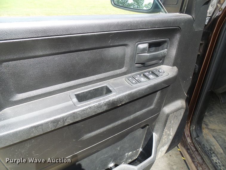 image for item DG2093 2013 Dodge Ram 1500  Crew Cab pickup truck