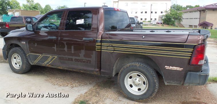 image for item DG2094 2013 Dodge Ram 1500  Crew Cab pickup truck