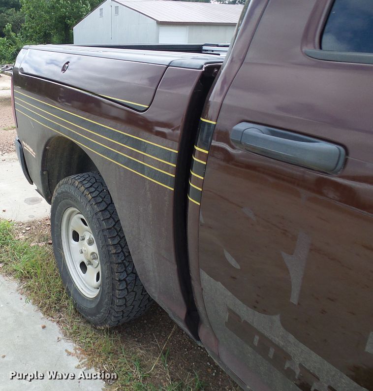 image for item DG2094 2013 Dodge Ram 1500  Crew Cab pickup truck