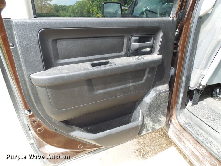 image for item DG2094 2013 Dodge Ram 1500  Crew Cab pickup truck