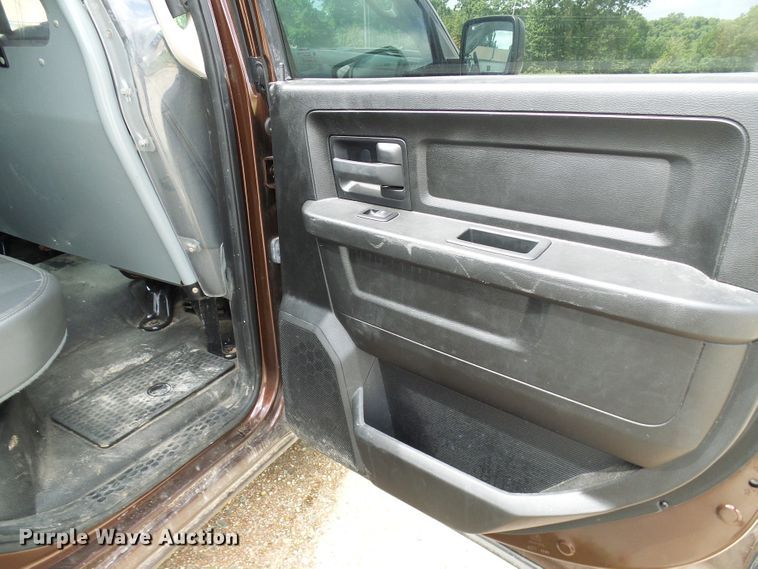 image for item DG2094 2013 Dodge Ram 1500  Crew Cab pickup truck