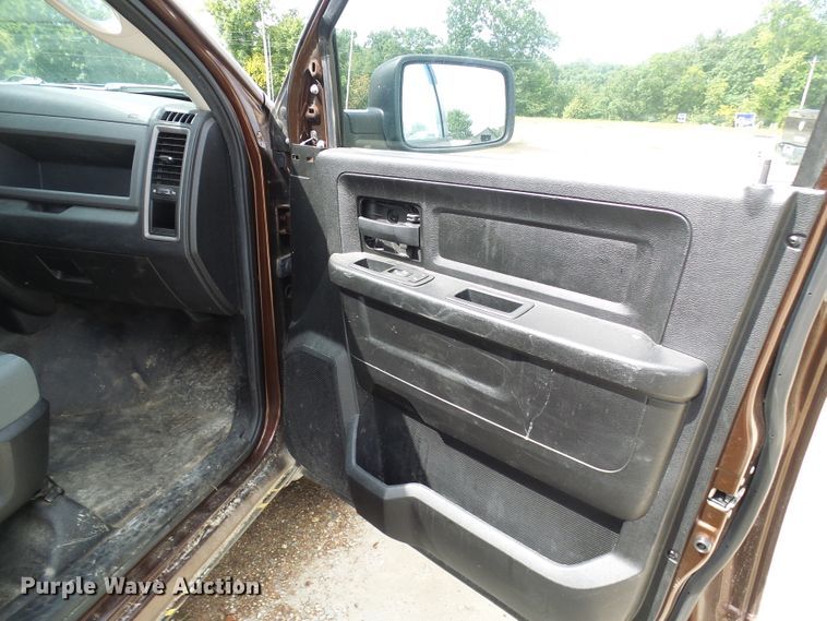 image for item DG2094 2013 Dodge Ram 1500  Crew Cab pickup truck