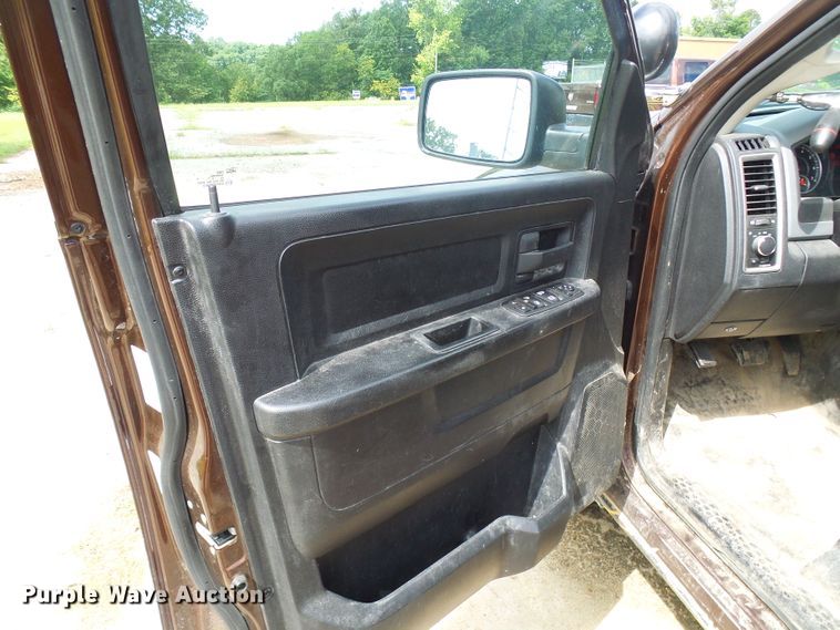 image for item DG2094 2013 Dodge Ram 1500  Crew Cab pickup truck