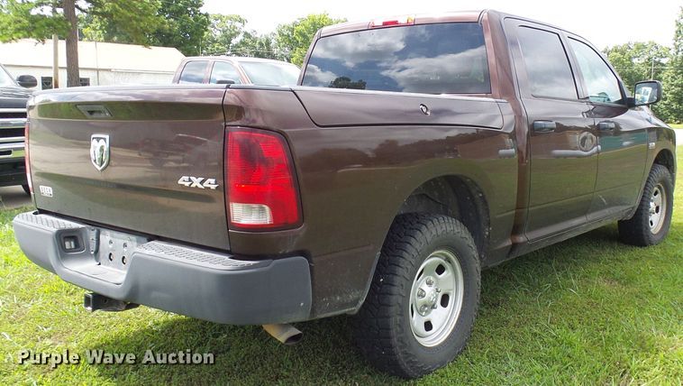 image for item DG2095 2013 Dodge Ram 1500  Crew Cab pickup truck