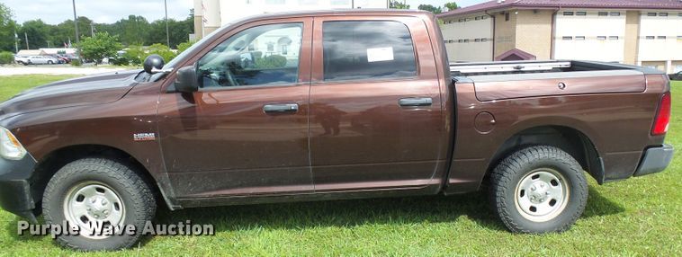 image for item DG2095 2013 Dodge Ram 1500  Crew Cab pickup truck