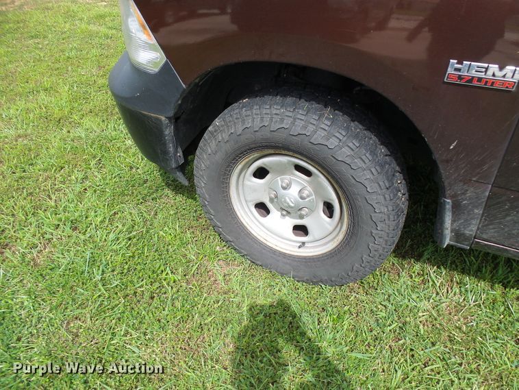 image for item DG2095 2013 Dodge Ram 1500  Crew Cab pickup truck