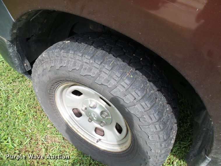 image for item DG2095 2013 Dodge Ram 1500  Crew Cab pickup truck