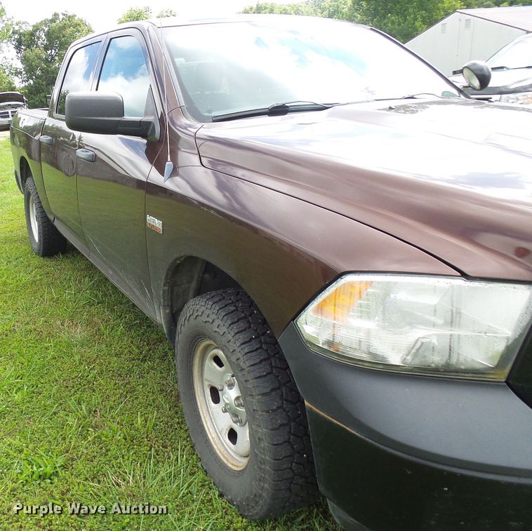 image for item DG2095 2013 Dodge Ram 1500  Crew Cab pickup truck